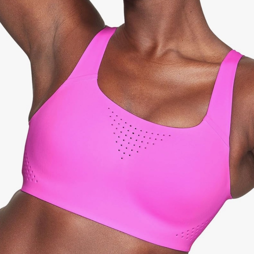 Victoria Sport Featherweight Max Sports Bra in Pink Berry